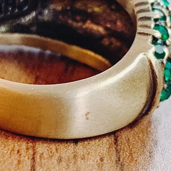Signed Heidi Daus Gold Tone Green Crystal Dome Cocktail Designer Ring Size 5.75